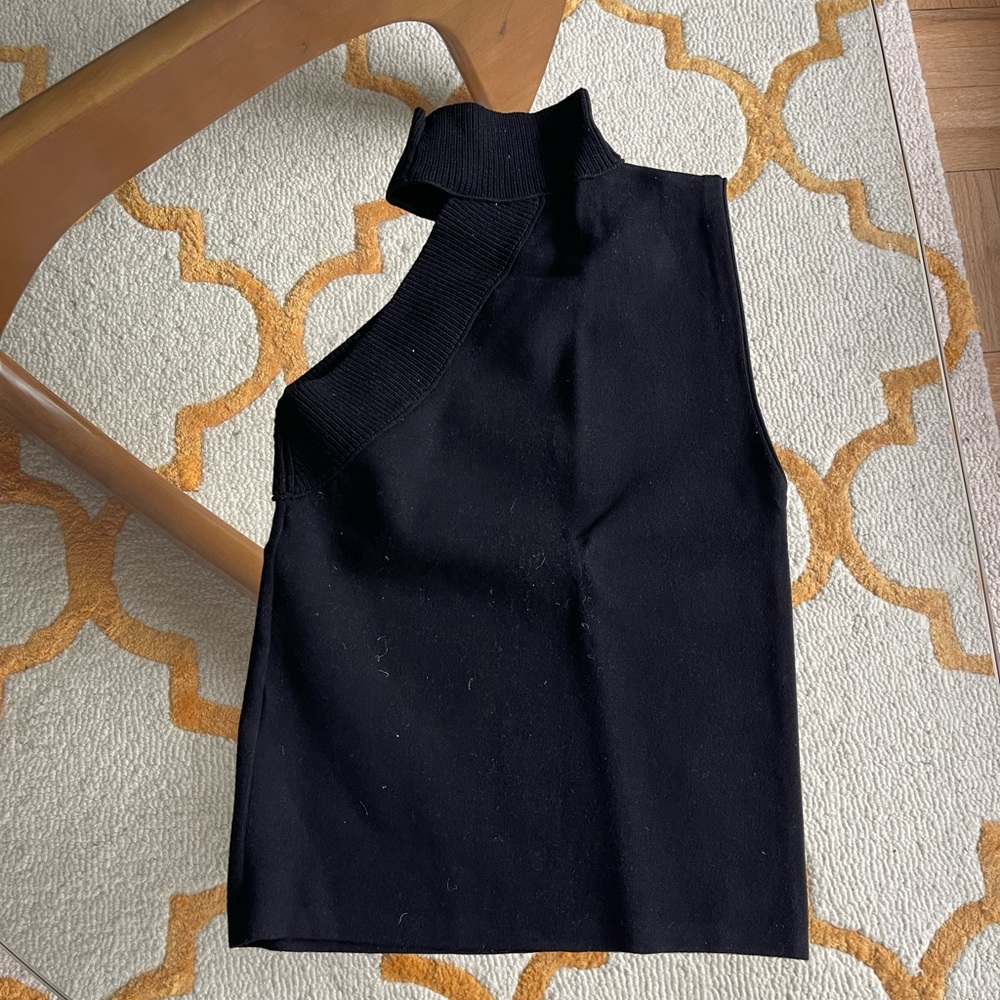 Alice + Olivia Black Ribbed Neck Knit Top